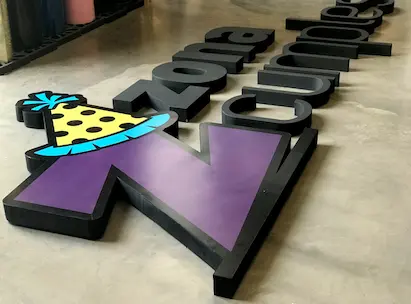 carousel-item carousel-item