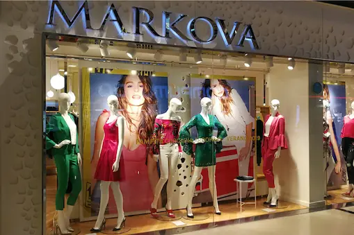 carousel-item carousel-item